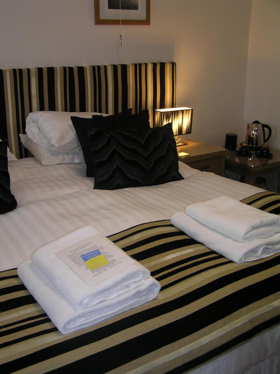 Townhouse Rooms Truro Kültér fotó